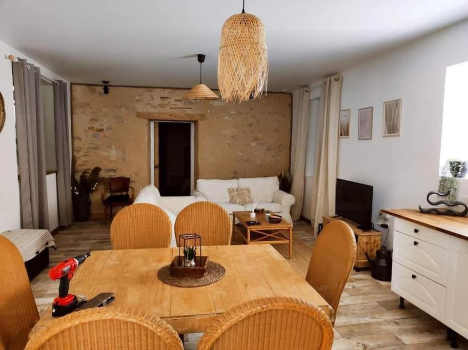 Gite La Petite Longere Septfonds Bagian luar foto