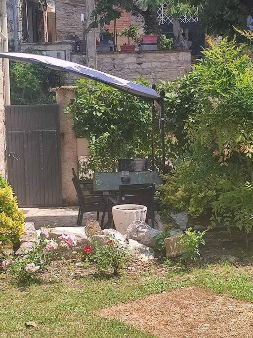 Gite La Petite Longere Septfonds Bagian luar foto